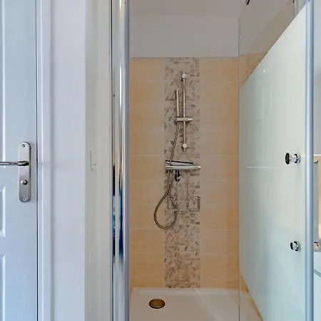 La Boutique Germain 4 à 6 Personnes Hébergement de vacances