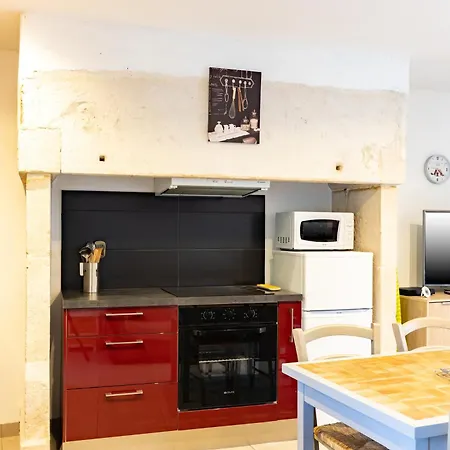 La Boutique Germain 4 A 6 Personnes Holiday home Lacave (Lot)